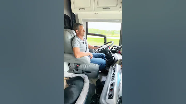 What RVers are really doing in a motorhome while driving 😅 #rv #motorhome #travel