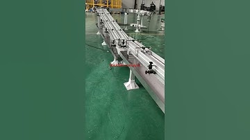 Center guide seperated 295mm width plastic flexible chain conveyor testing 2