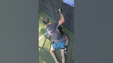 Two scrapyard LEGENDS fight it out in MMA