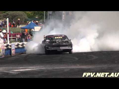 PETER AND DEBBIE GRAY SIDE BY SIDE BLOWN V8 BURNOU...