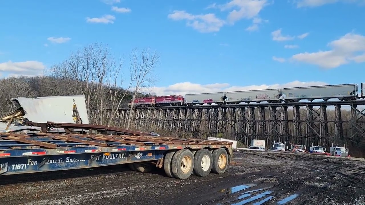 RJ Corman crosses over its trestle bridge in Clarksville, TN 12/15/22