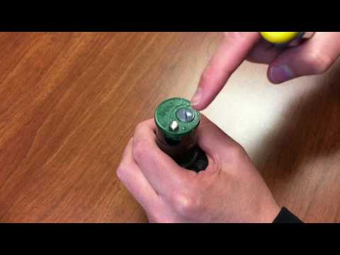 فيديو: كيف أقوم بضبط محرك التروس Orbitr sprinkler الخاص بي؟