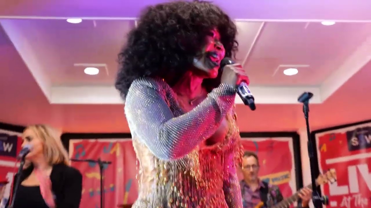 Stephanie Benson Rocks the Pantiles with Derek Nash. 