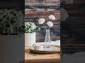 Papierblumen aus Seidenpapier selber machen als Frühlingsdeko - einfache Idee zum Basteln