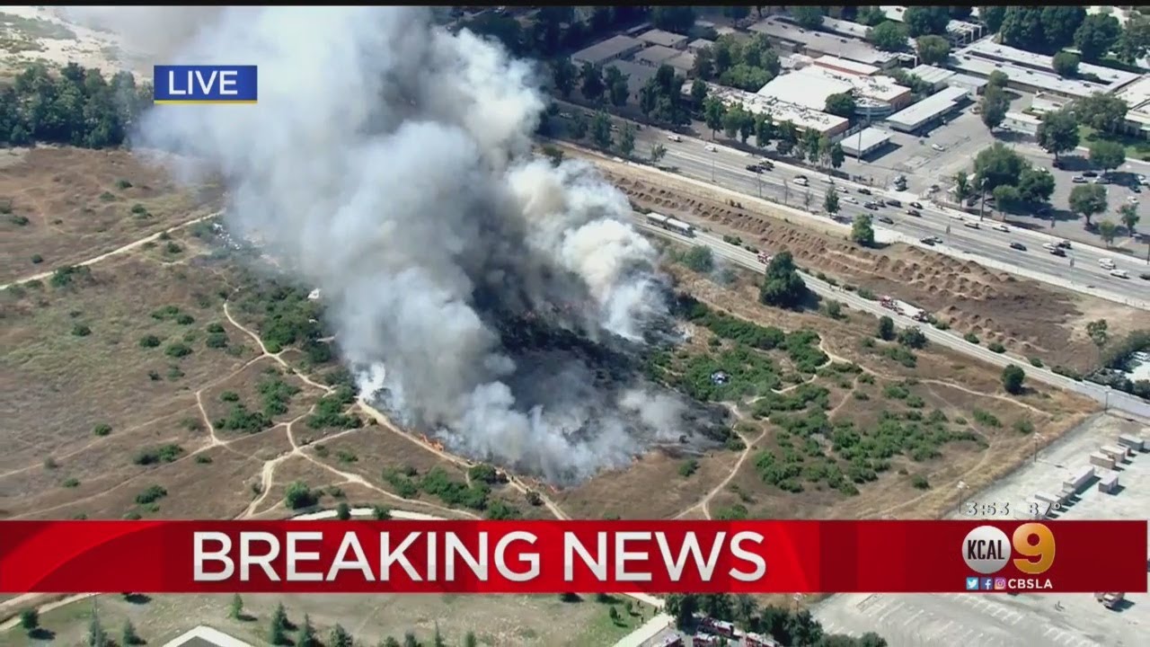 Crews Battle Brush Fire In Sepulveda Basin - YouTube