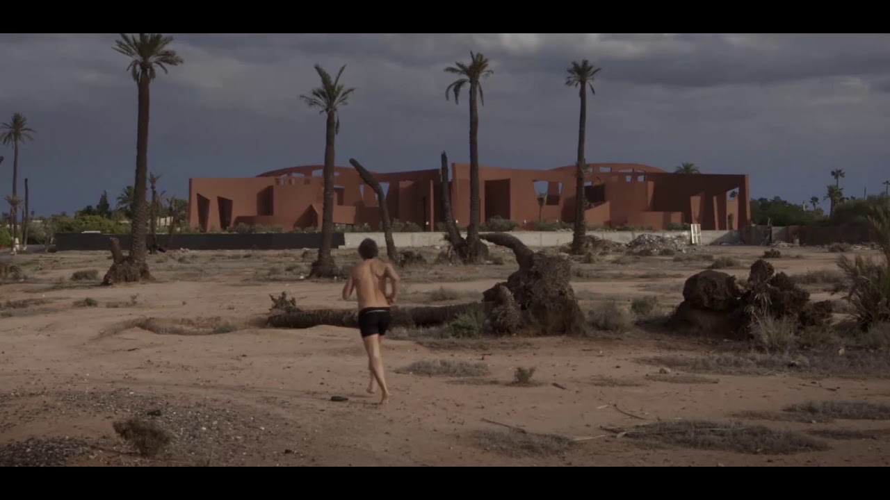 Controfigura – New clip (3/3) official from Venice