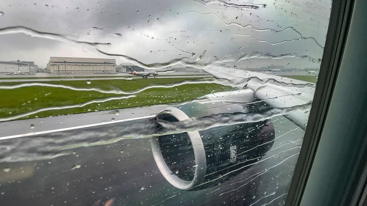 Starlux A350-900 taxi and takeoff from NRT (runway 34L)