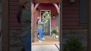 Spring wreath DIY #springflorals #frontporch