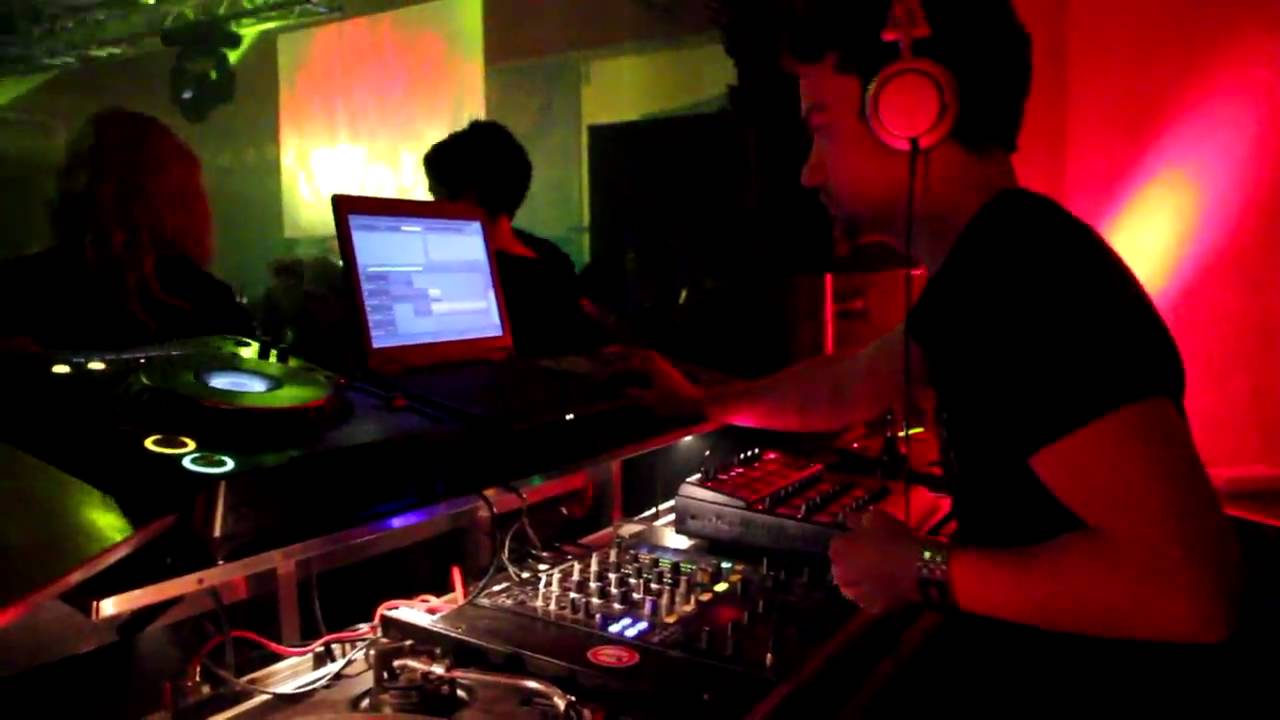 Robsen - Live @ Monopark 'lectroluxx - Favela, Münster 22-02-2010