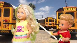 Rodzinka Barbie - Wycieczka Szkolna, Olek Rozrabiaka. Bajka Dla Dzieci Po Polsku. The Sims 4. Odc.97