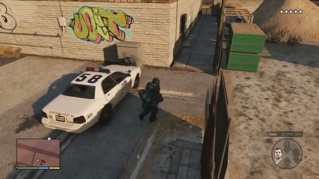Norm Richards gets crushed against the wall - GTA V