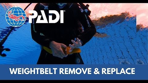 HOW TO REMOVE and REPLACE a WEIGHTBELT at the surface | PADI SCUBA SKILLS