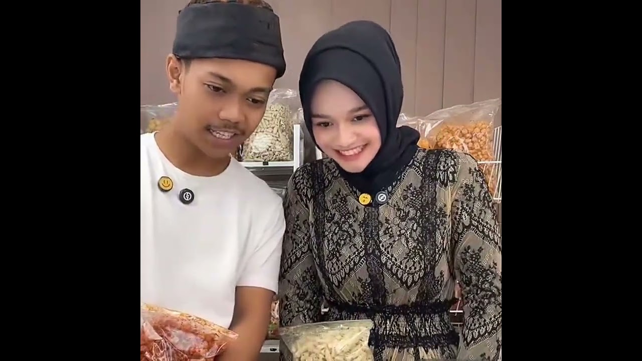 KESERUAN JUALAN ANUD & RIRIN EMANG THE BEST