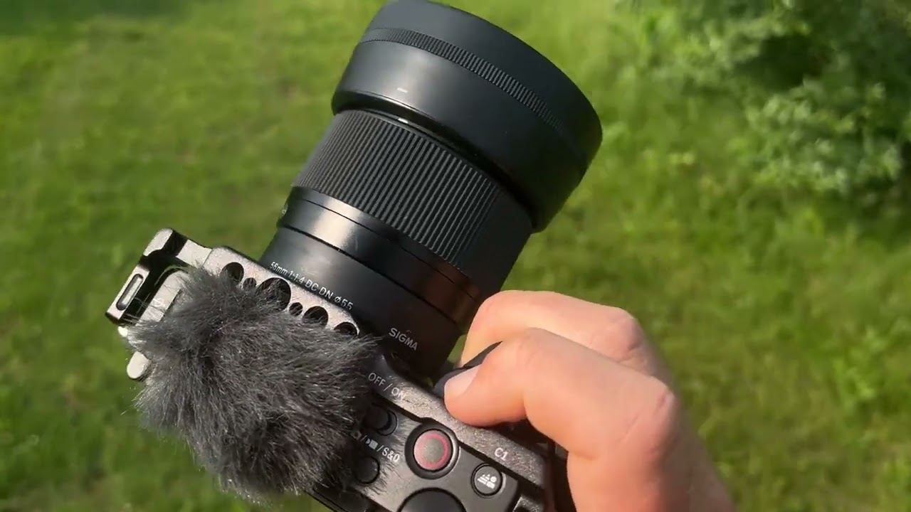 Sigma 56mm F1.4 on the Sony ZV-E10 - YouTube