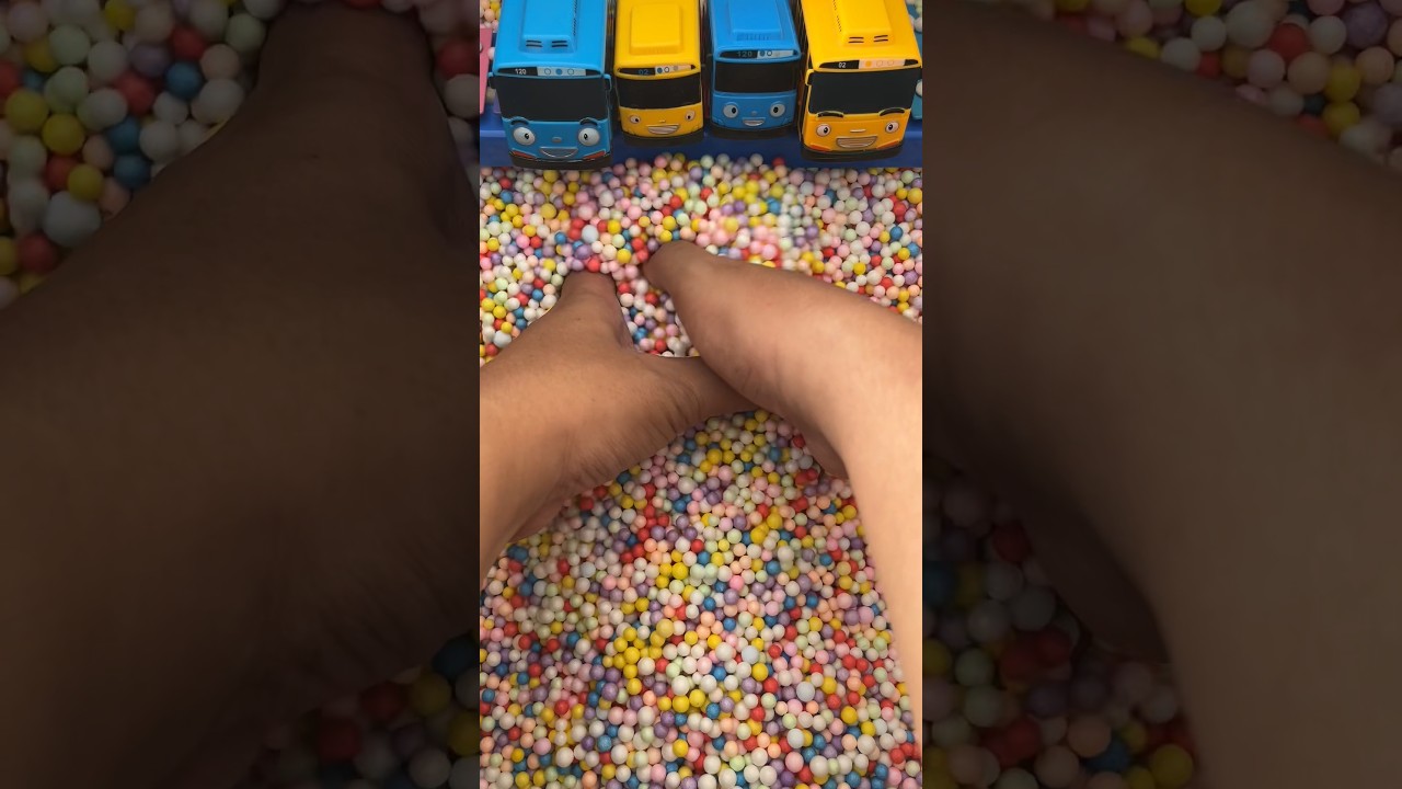 Toy Hunt - Golden King Minion Surprise Toy 👑 