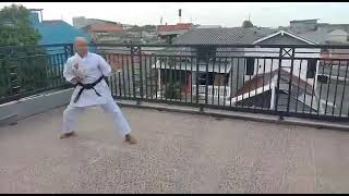 kalagondang di usia 70 th tetap berlatih tuk melawan Mak lampir