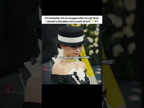 The way photographers shout "Over your shoulder!!" Every time Jennie attends the Met Gala!!😎😎