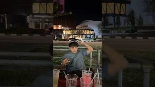 Lepak dengan kepala M.