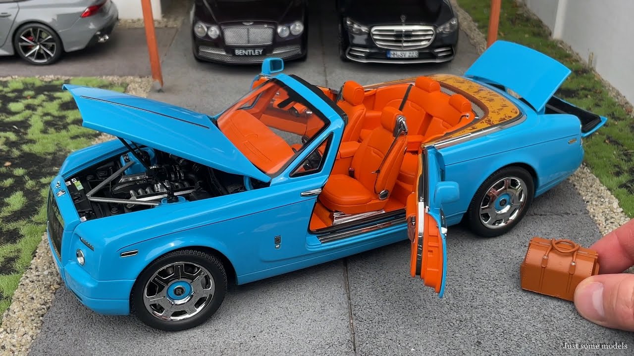 1:18 Rolls-Royce Phantom Drophead Coupé, light blue - Kyosho
