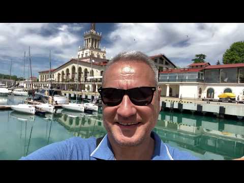 Сочи.Пляжи открыты. Полно отдыхающих на пляжах в Сочи