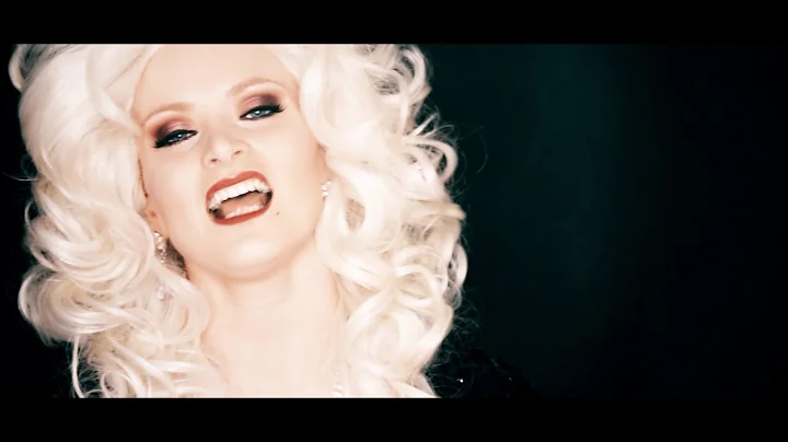 A tribute to Dolly Parton by Kay Molyneaux.
