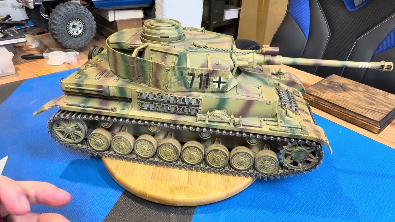 1/16 Tamiya RC Panzer IV Ausf J Build review - YouTube