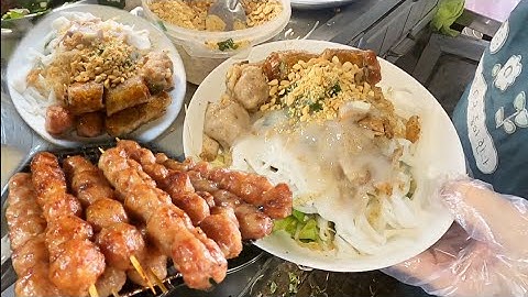 Quán bánh tằm bì nước cốt dừa khách mua nườm nượp bà chủ bóc không kịp nghỉ tay