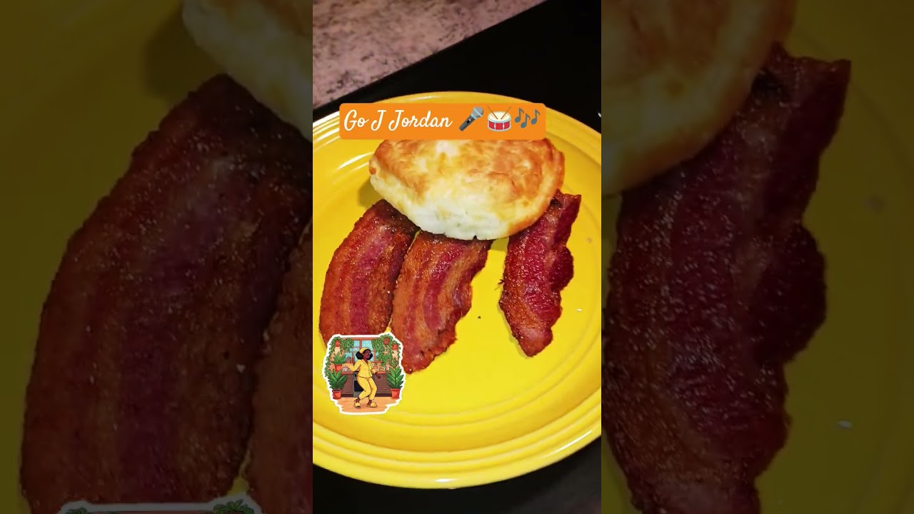 Поздний перекус 😋☕🥓🍳💛 