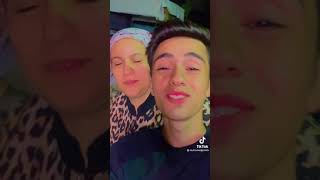 Muhamed Polat Annesi̇ne Sarki Söyluyor