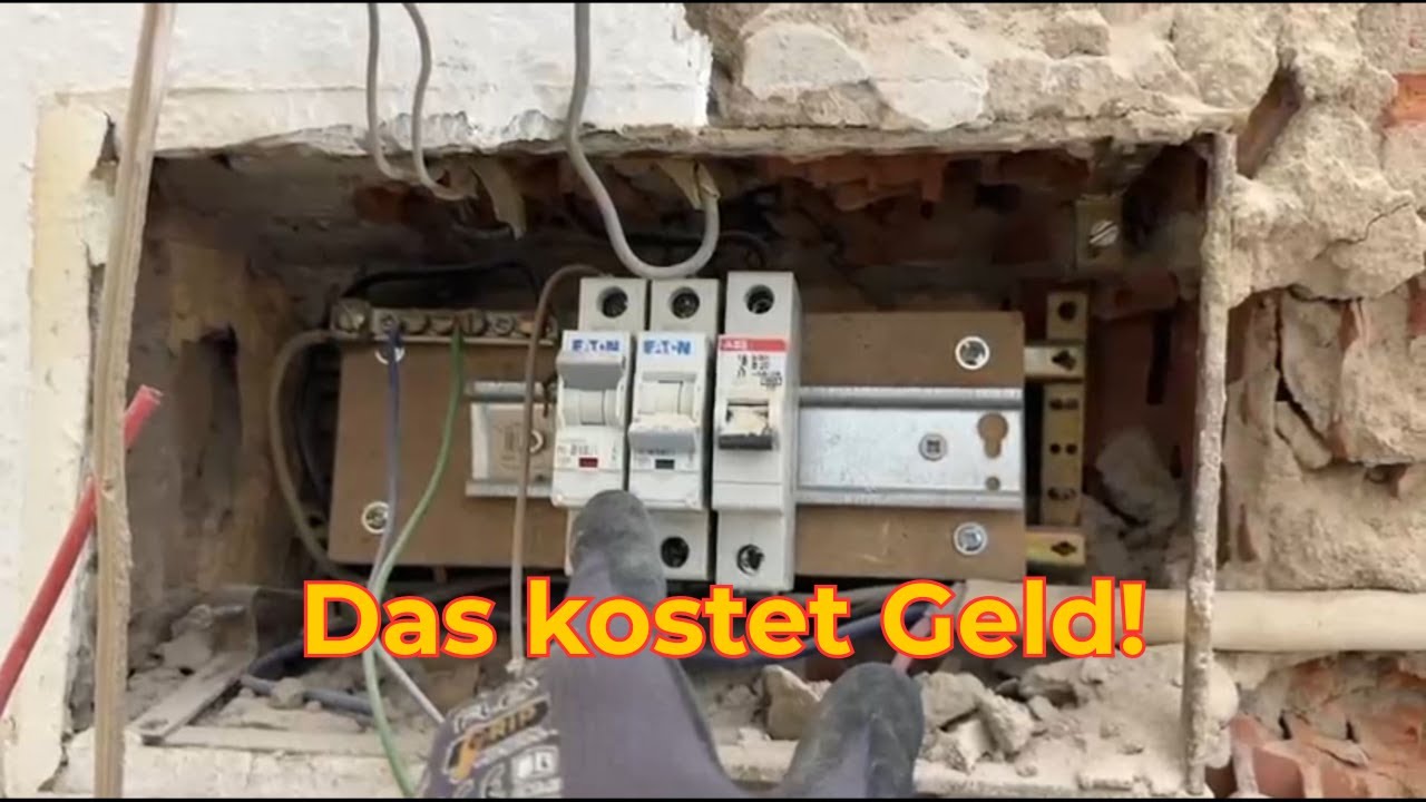Elektromeister zeigt die Risiken der Elektro Sanierung