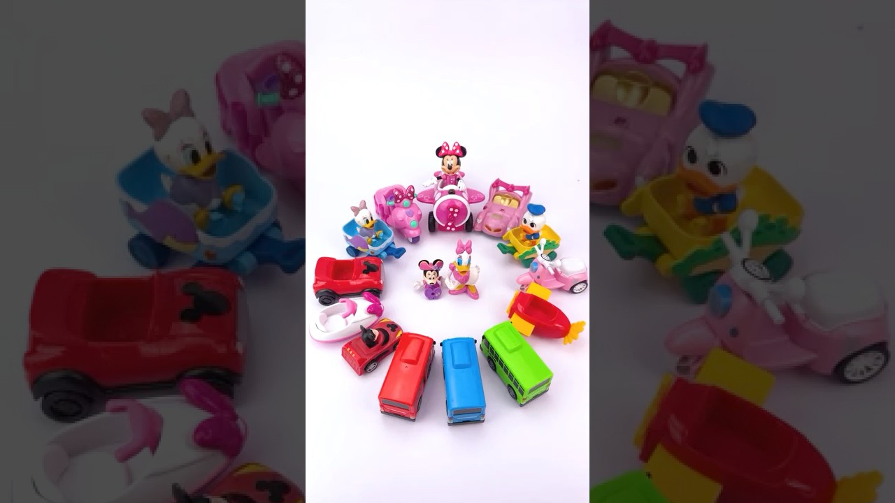 Распаковка игрушек из семейства Микки Мауса: смешные ASMR-видео 