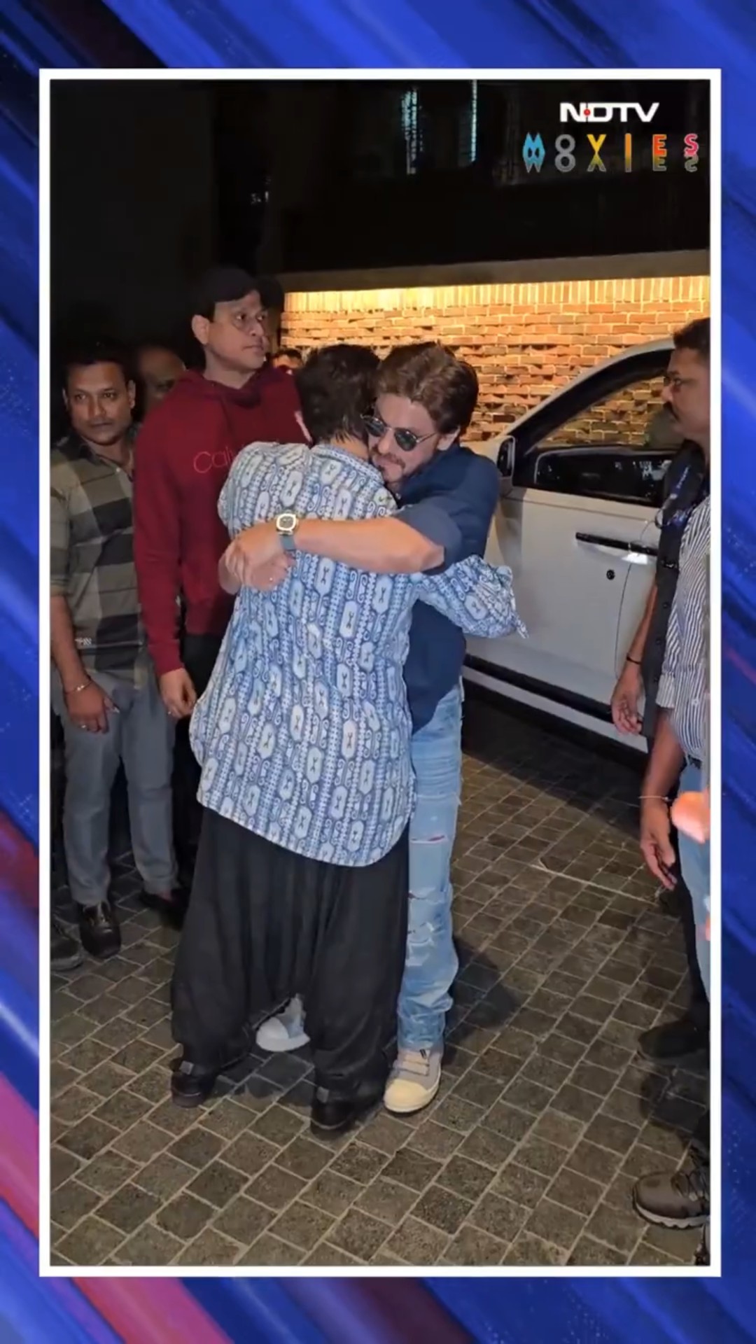 Aamir Khan And Shah Rukh Khan Share A Hug At 'Loveyapa' Screening