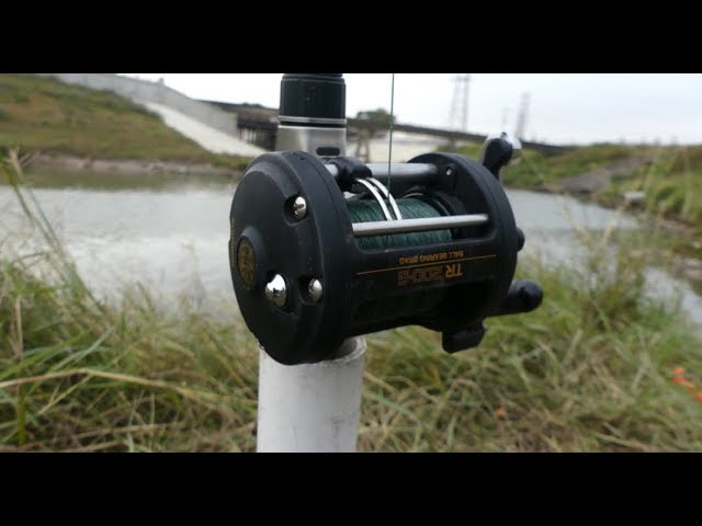 bow fishing reels Summit Blue Bottle Reel Eagle Claw 374 Treble Color:10pcs size13 jpeg it’s a safety device