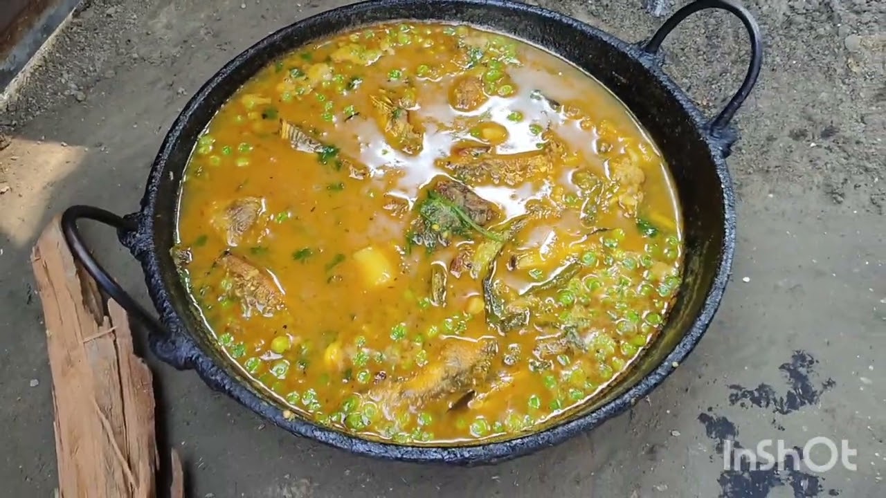 খানা আছিলে ঘৰত খৰধৰকৈ বনাই  মেলি  খাই গোৱালপাৰত আহি  কৰ্মত যোগদান কৰিলোঁ।