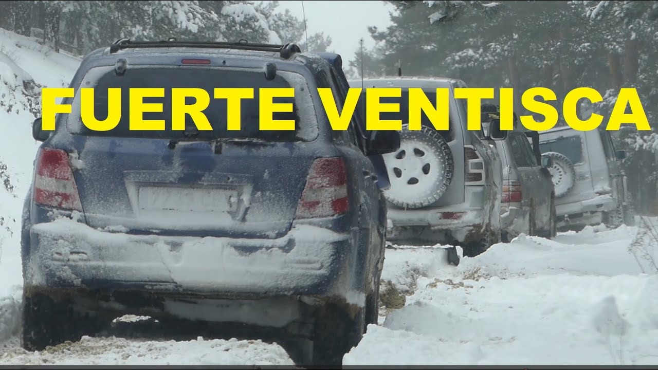 Tormenta nieve fuerte ventisca.