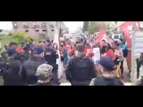 Entrega de residencial em Natal tem protesto, confusão, spray de pimenta e tiros