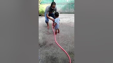 Main air hujan buatan