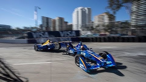 Lynn crashes at New York E- Prix