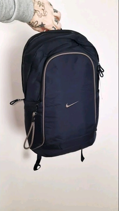 Unboxing/Reviewing The Nike Sportswear Essentials Sling Bag 8L (On