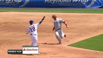 PHI@CHC: Rizzo makes a nice scoop to complete DP