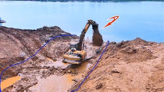 JCB Excavator Clearing The Deep Pit To Remove Water And Mud JCB Excavator The Best Work by Bulldozer Working Group 398 views 6 days ago 11 minutes, 35 seconds