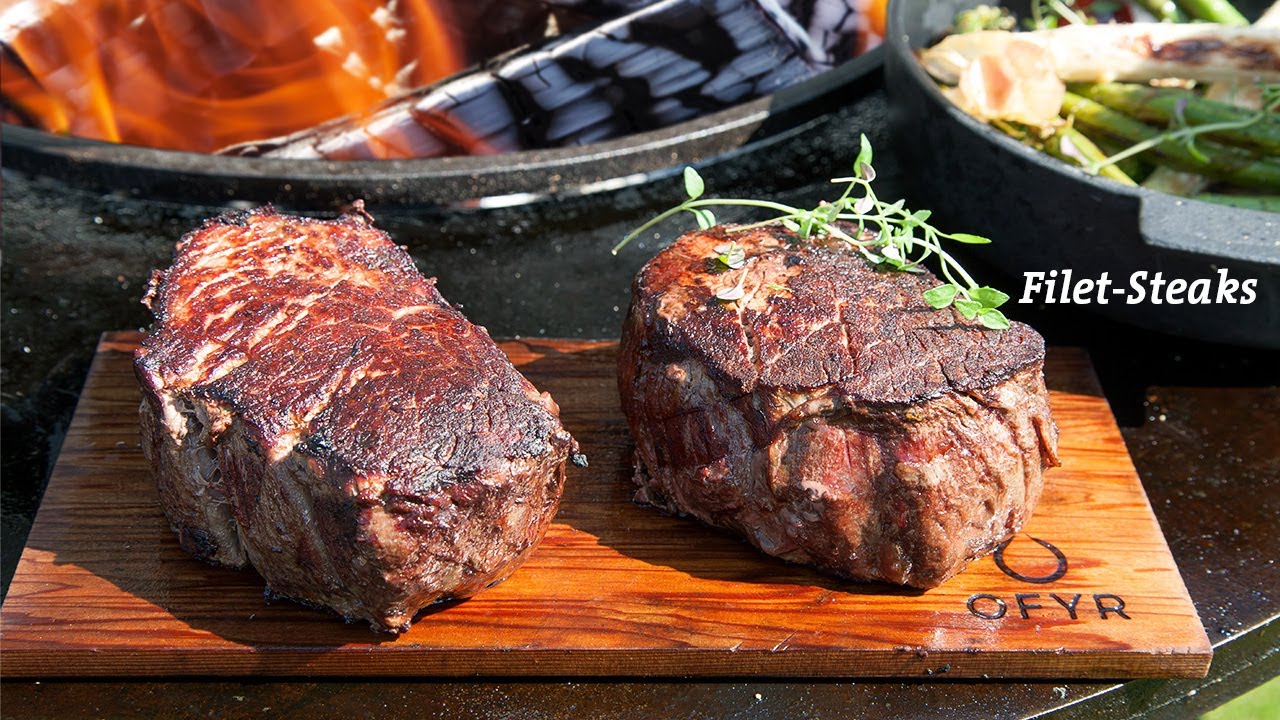 Filet Steak am OFYR mit frischem Spargel und Grill-Gemüse