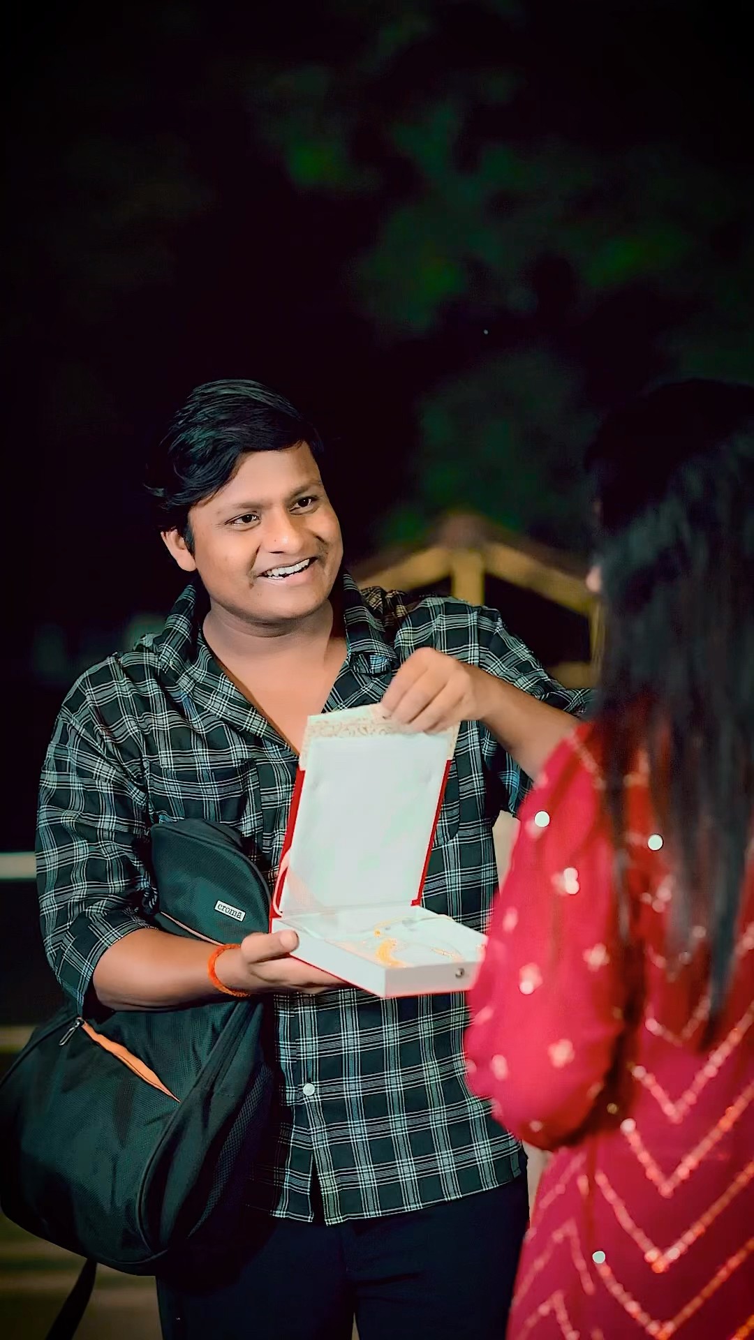 Diwali pr Diya wife ko gift ? ❤️ll Vishal Rajput shorts #vishalsinghrajput #celebratewithshorts