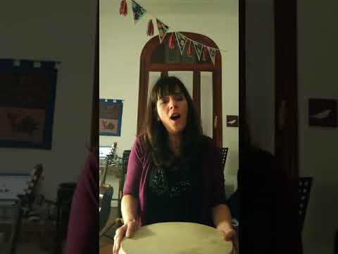 Georgina Hassan canta las buenas noches