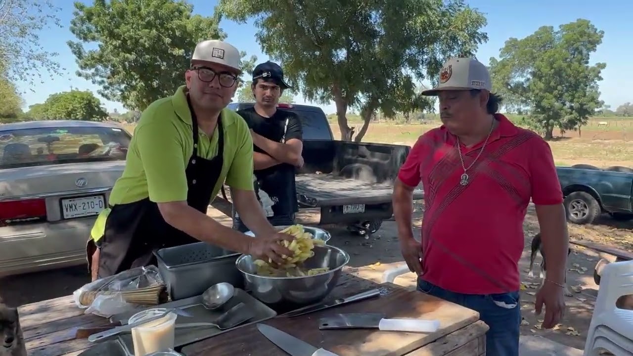 Costillas muy al estilo de cocinero Manuel en el árbol de la felicidad con Mariskero y compa borre 