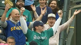 One fan, two foul balls caught … ON CONSECUTIVE PITCHES!