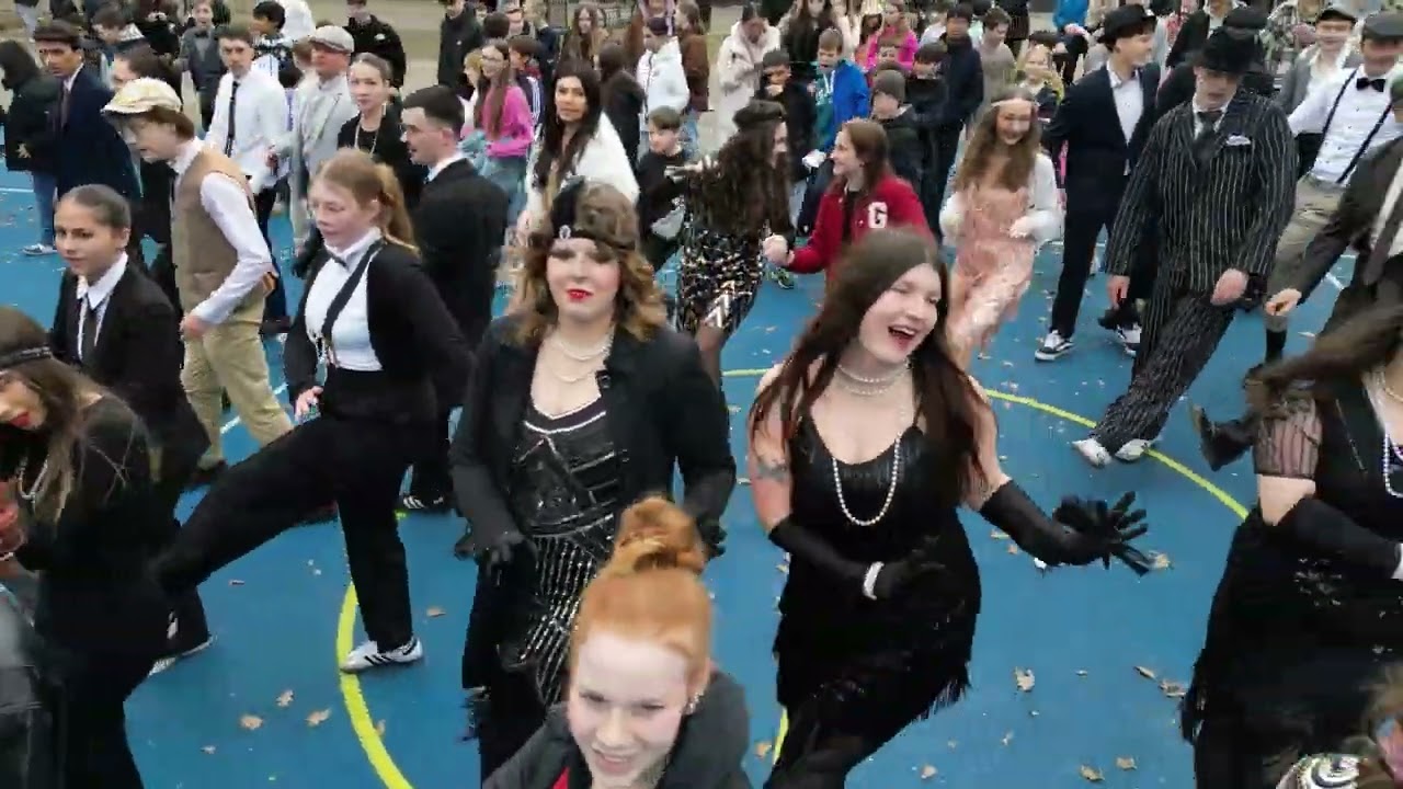 FVS - 20er Jahre Flashmob am Freiherr vom Stein Gymnasium 2024   DJI