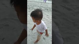 wow Deo Anak Gunung main Pasir di tepi Pantai Pulau Pane yang indah...