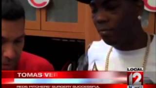 Chapman returns to Reds clubhouse
