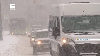 Показываем, как Красноярск переживает мощнейший снегопад
